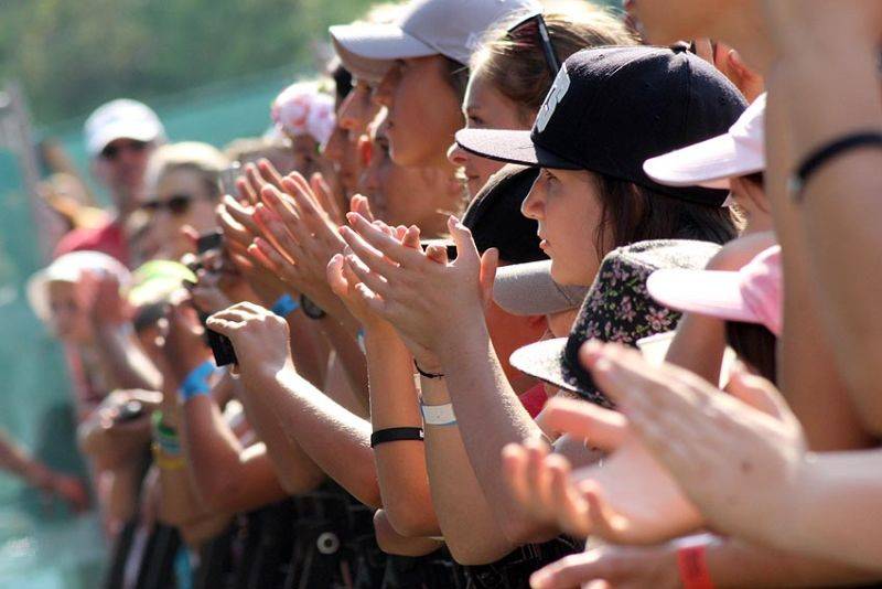 Brněnského trosečníka rozehřáli Čechomor, Slza a No Name