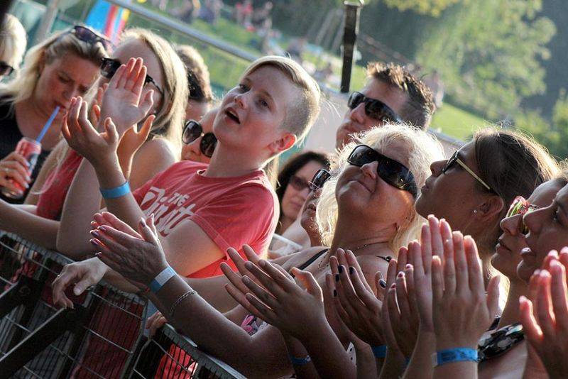 Brněnského trosečníka rozehřáli Čechomor, Slza a No Name