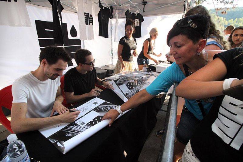 Brněnského trosečníka rozehřáli Čechomor, Slza a No Name