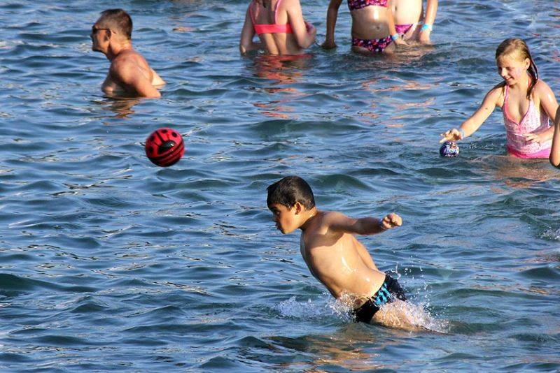 Brněnského trosečníka rozehřáli Čechomor, Slza a No Name