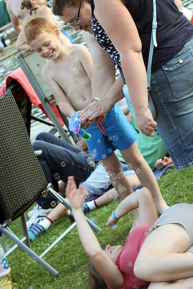 Brněnského trosečníka rozehřáli Čechomor, Slza a No Name