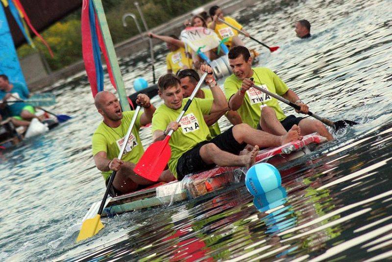 Brněnského trosečníka rozehřáli Čechomor, Slza a No Name