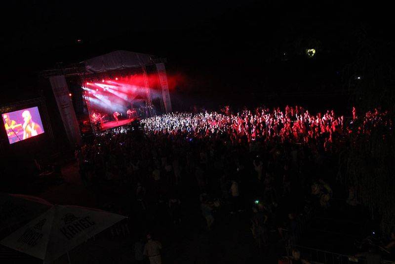 Brněnského trosečníka rozehřáli Čechomor, Slza a No Name