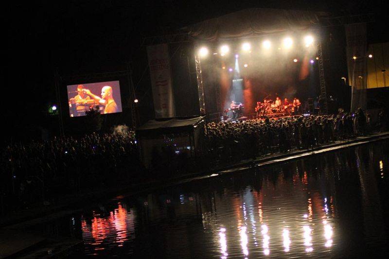 Brněnského trosečníka rozehřáli Čechomor, Slza a No Name