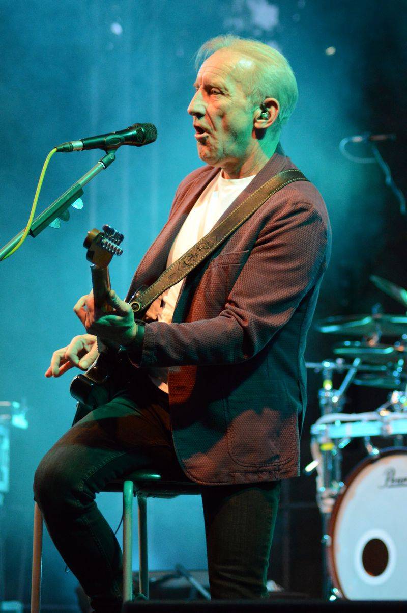 Koncert Čechomoru na Střeleckém ostrově osvětlovali i fanoušci