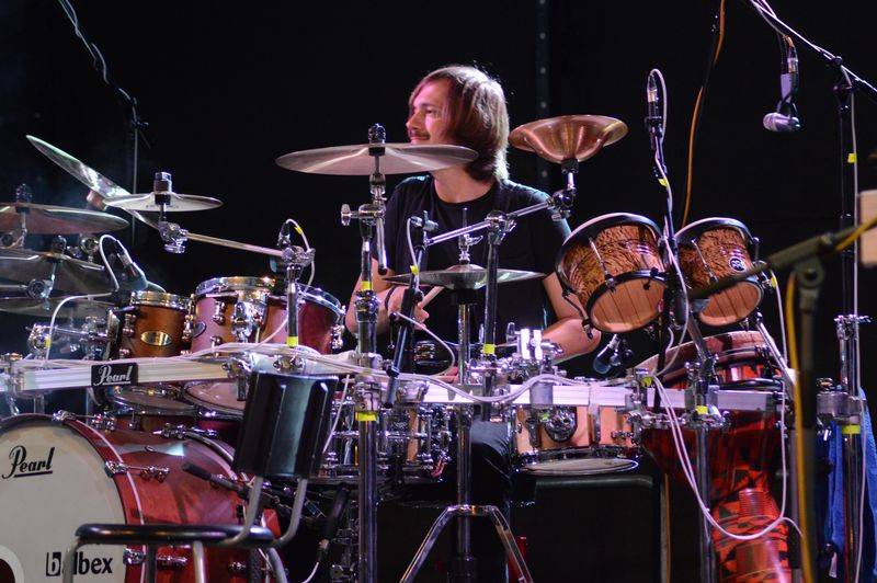 Koncert Čechomoru na Střeleckém ostrově osvětlovali i fanoušci