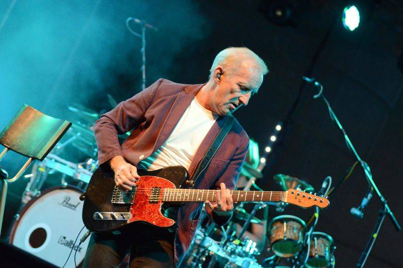 Koncert Čechomoru na Střeleckém ostrově osvětlovali i fanoušci