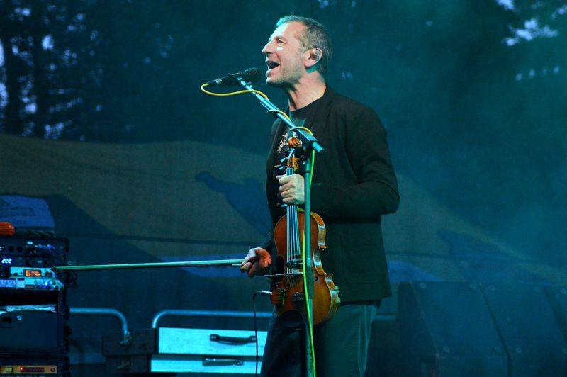 Koncert Čechomoru na Střeleckém ostrově osvětlovali i fanoušci