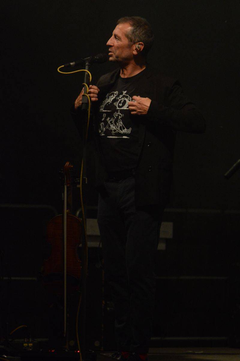 Koncert Čechomoru na Střeleckém ostrově osvětlovali i fanoušci