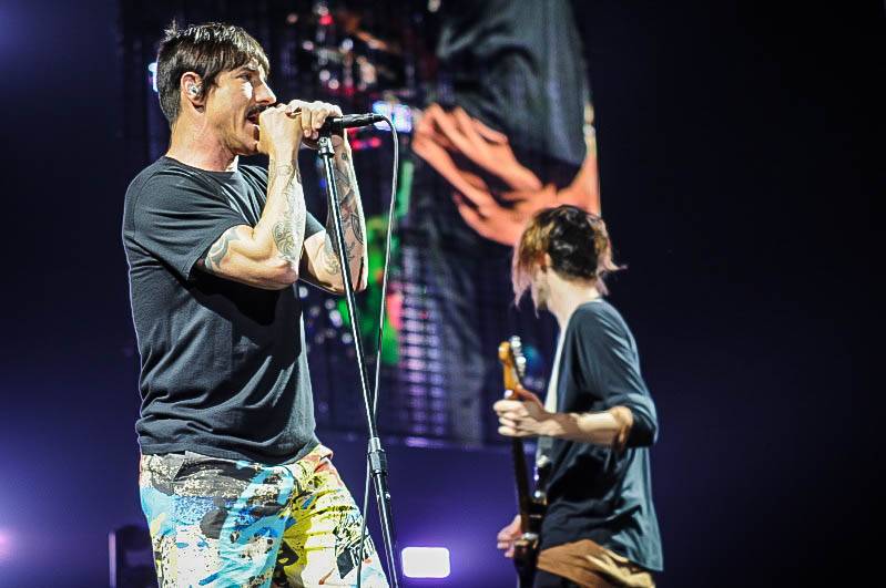 Red Hot Chili Peppers se vrátili do Prahy ve velkém stylu