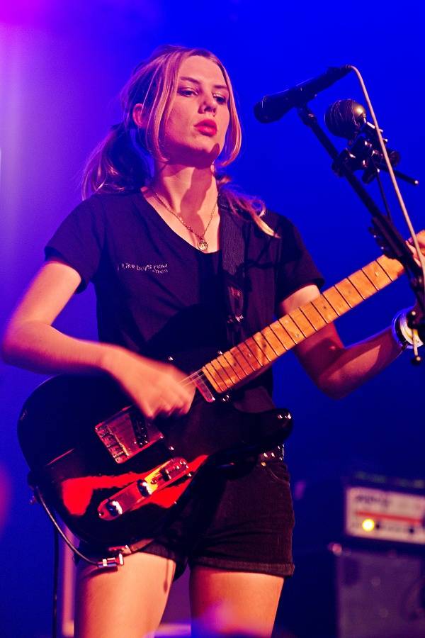 Britská senzace Wolf Alice přivábila fanoušky do Akropole