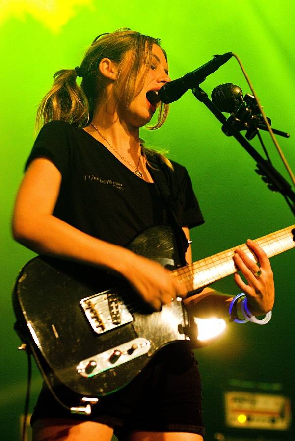 Britská senzace Wolf Alice přivábila fanoušky do Akropole