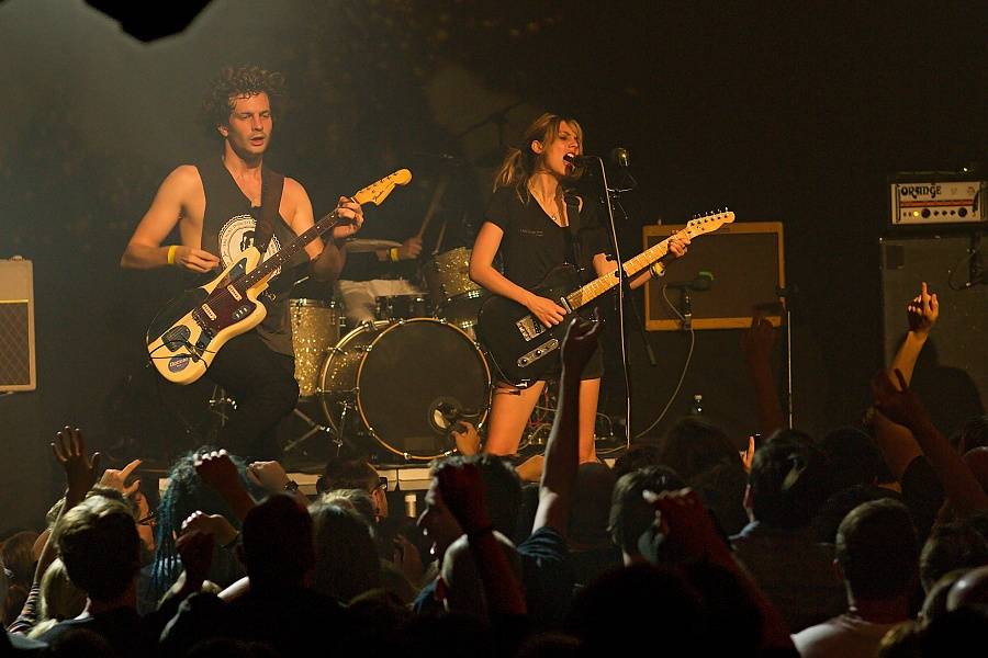 Britská senzace Wolf Alice přivábila fanoušky do Akropole