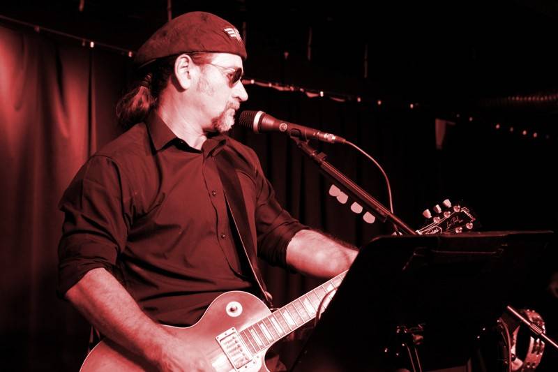 Tichá dohoda představila v pražském Bontonlandu rozšířenou reedici EP Achtung 30!