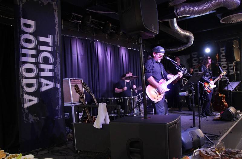 Tichá dohoda představila v pražském Bontonlandu rozšířenou reedici EP Achtung 30!