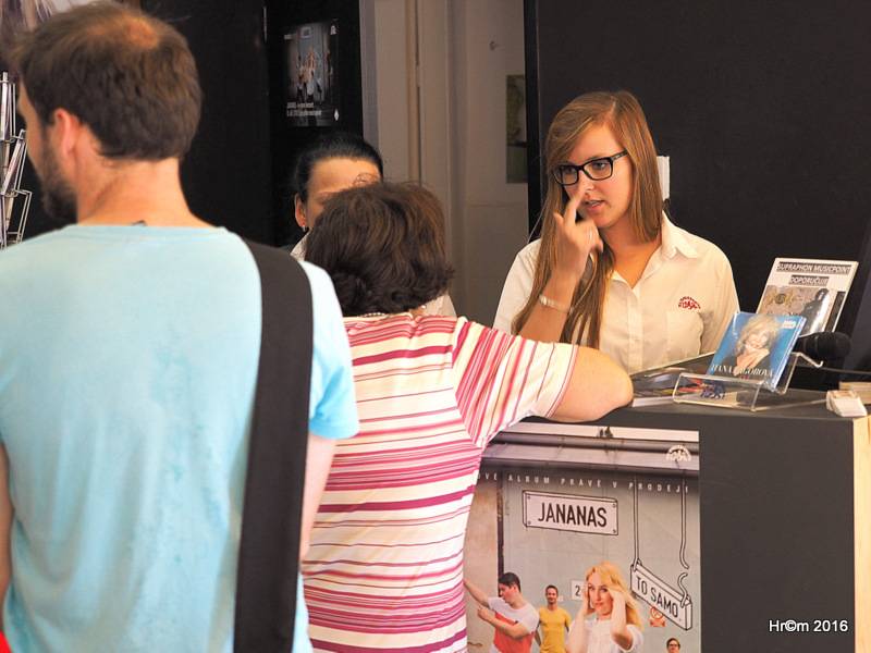 Jananas odehráli akustický minikoncert a představili desku. Nebo se to stalo samo?