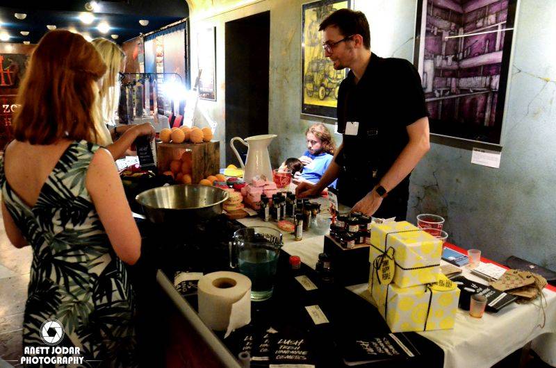 V Rock Café začal Art Block Festival, dorazili i Pipes And Pints