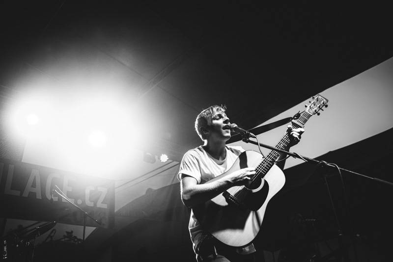 Ekompilace ve Frýdlantu: Velký aplaus pro Tata Bojs, místo Zrní dorazil Thom Artway