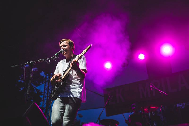 Ekompilace ve Frýdlantu: Velký aplaus pro Tata Bojs, místo Zrní dorazil Thom Artway