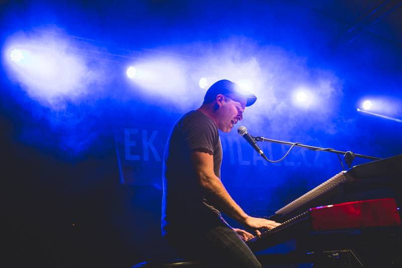 Ekompilace ve Frýdlantu: Velký aplaus pro Tata Bojs, místo Zrní dorazil Thom Artway