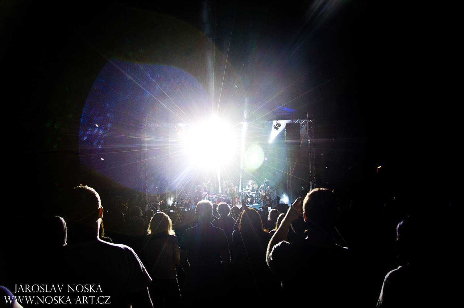 Mandrage v Litvínově: Open air zastávka před podzimní částí turné