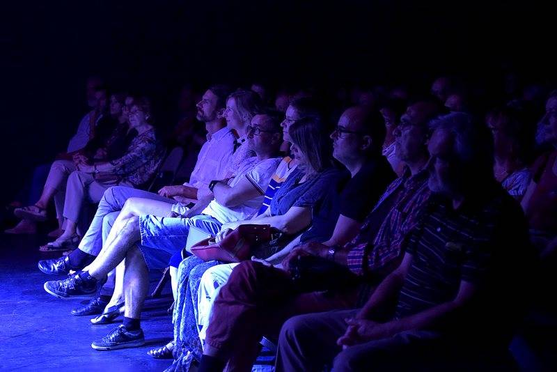 Divadlo Archa okouzlila Sharon Robinson, písničkářka a pravá ruka Leonarda Cohena