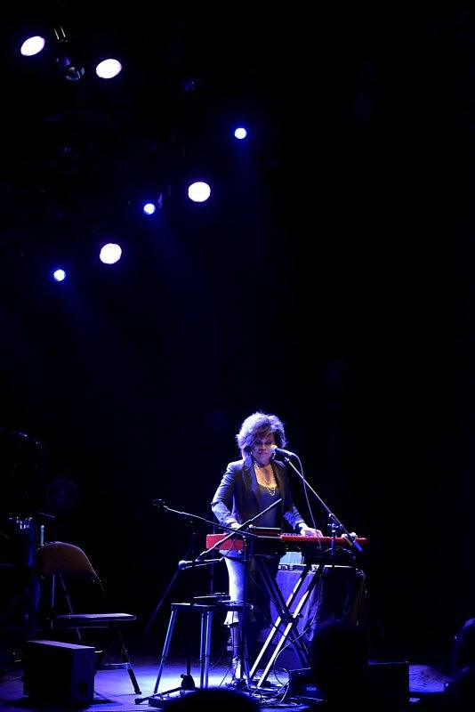 Divadlo Archa okouzlila Sharon Robinson, písničkářka a pravá ruka Leonarda Cohena