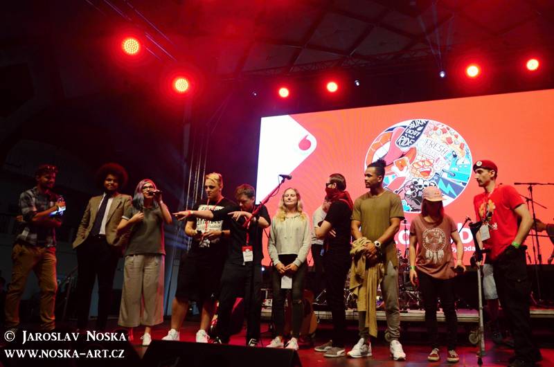 ONLINE: Vodafone YouFest vítá YouTubery i hudební hvězdy