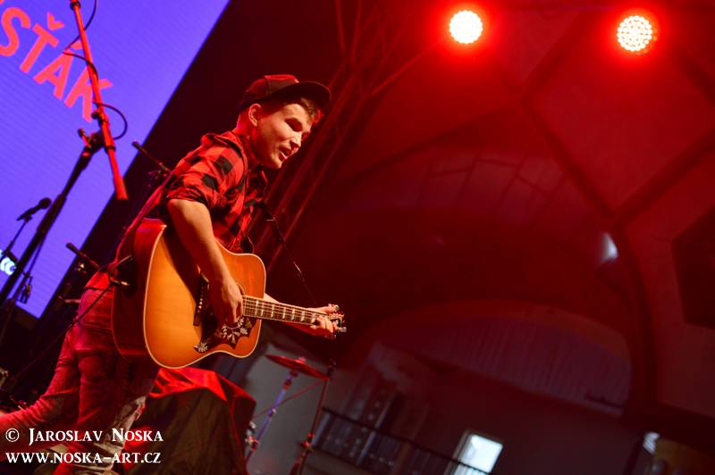 ONLINE: Vodafone YouFest vítá YouTubery i hudební hvězdy