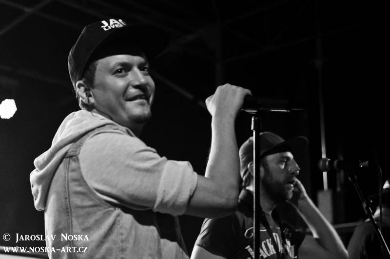 Festival Bezručák: V Hřebíkárně bavili Peter Pan Complex, Thom Artway, IAN a jako zlatý hřeb UDG