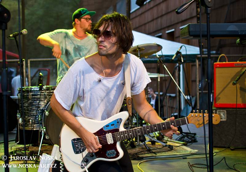 Festival Bezručák: V Hřebíkárně bavili Peter Pan Complex, Thom Artway, IAN a jako zlatý hřeb UDG