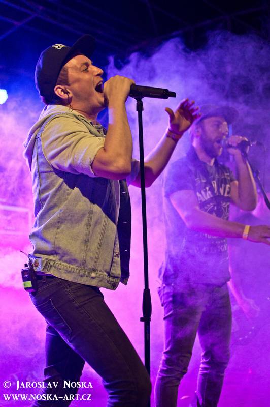 Festival Bezručák: V Hřebíkárně bavili Peter Pan Complex, Thom Artway, IAN a jako zlatý hřeb UDG