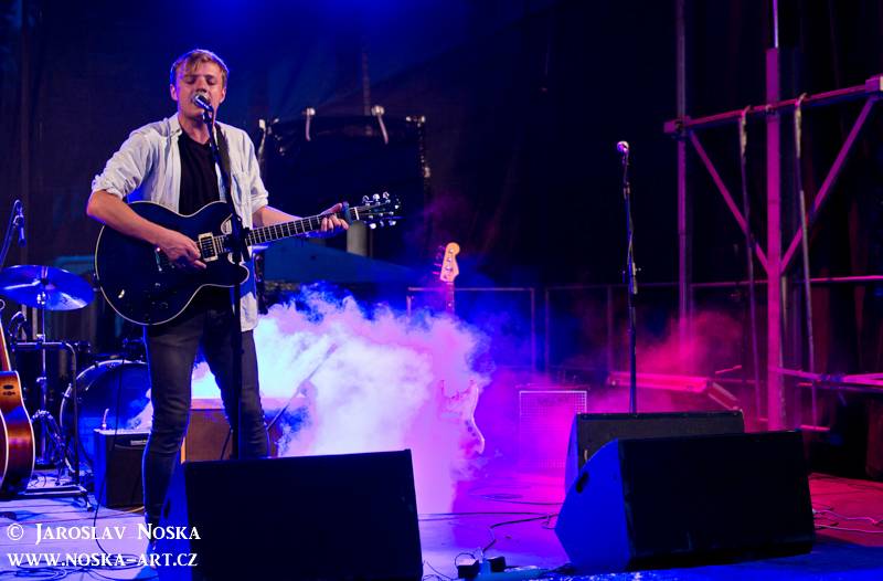 Festival Bezručák: V Hřebíkárně bavili Peter Pan Complex, Thom Artway, IAN a jako zlatý hřeb UDG