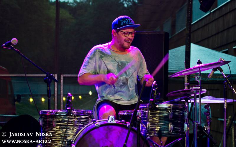 Festival Bezručák: V Hřebíkárně bavili Peter Pan Complex, Thom Artway, IAN a jako zlatý hřeb UDG