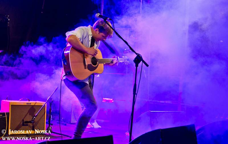 Festival Bezručák: V Hřebíkárně bavili Peter Pan Complex, Thom Artway, IAN a jako zlatý hřeb UDG