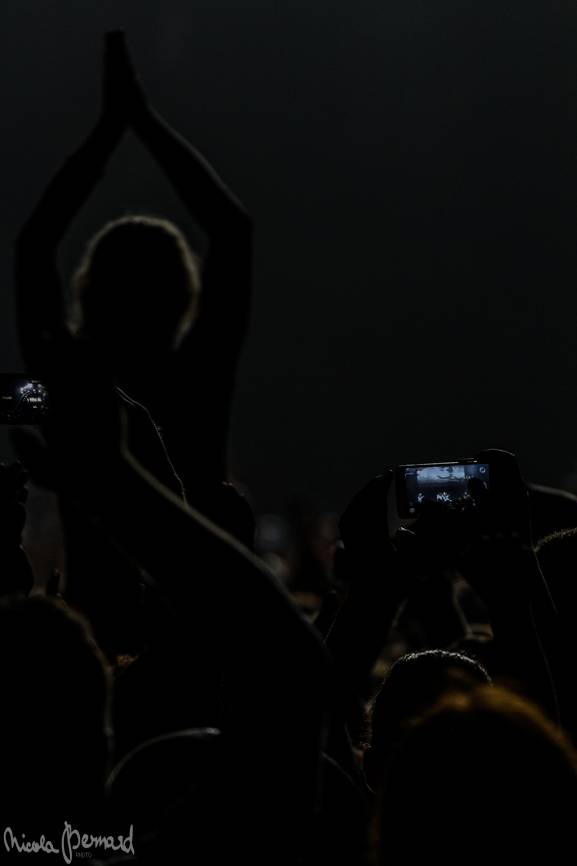 Nickelback po třech letech v Praze: Rocková smršť a nestárnoucí hity