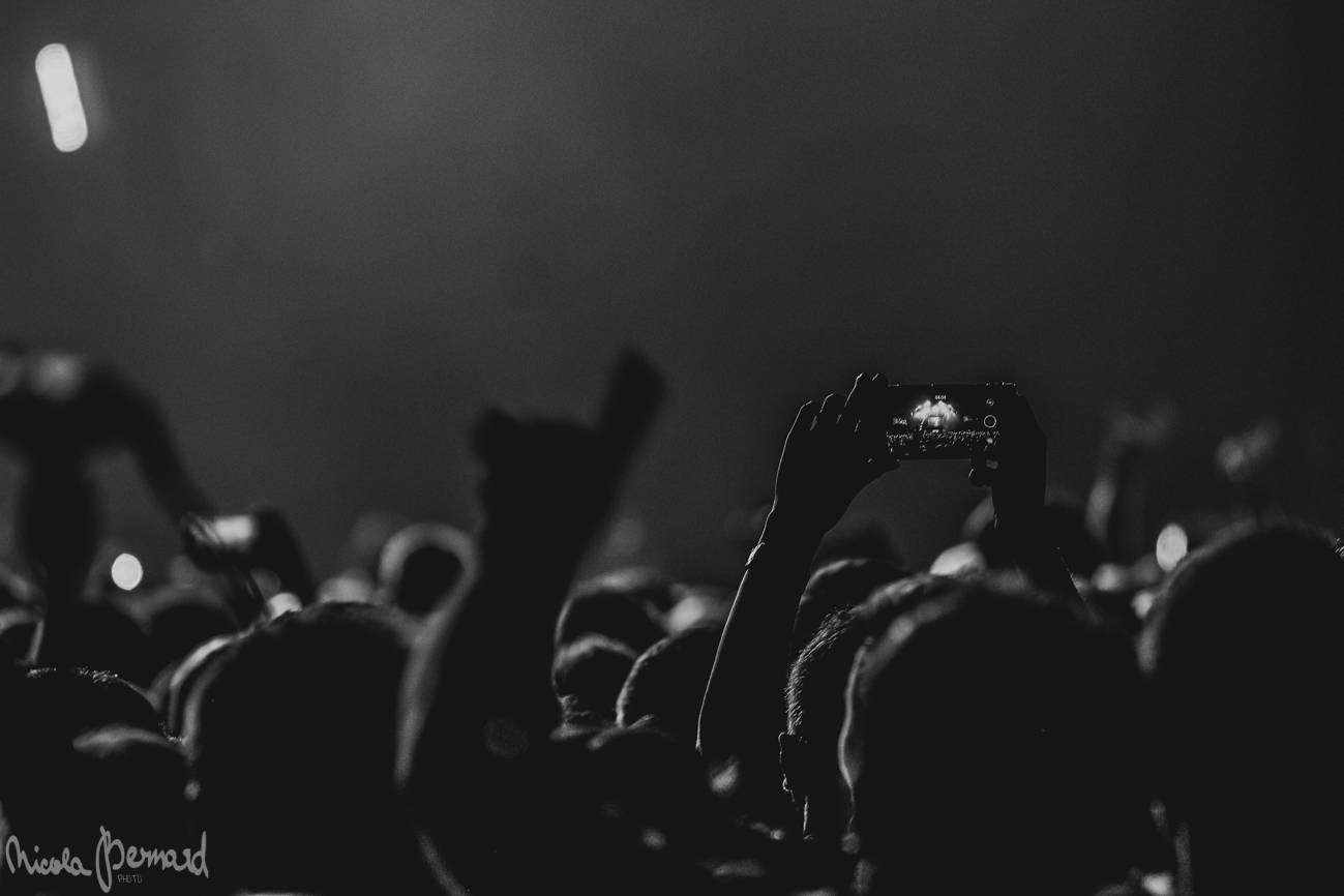 Nickelback po třech letech v Praze: Rocková smršť a nestárnoucí hity