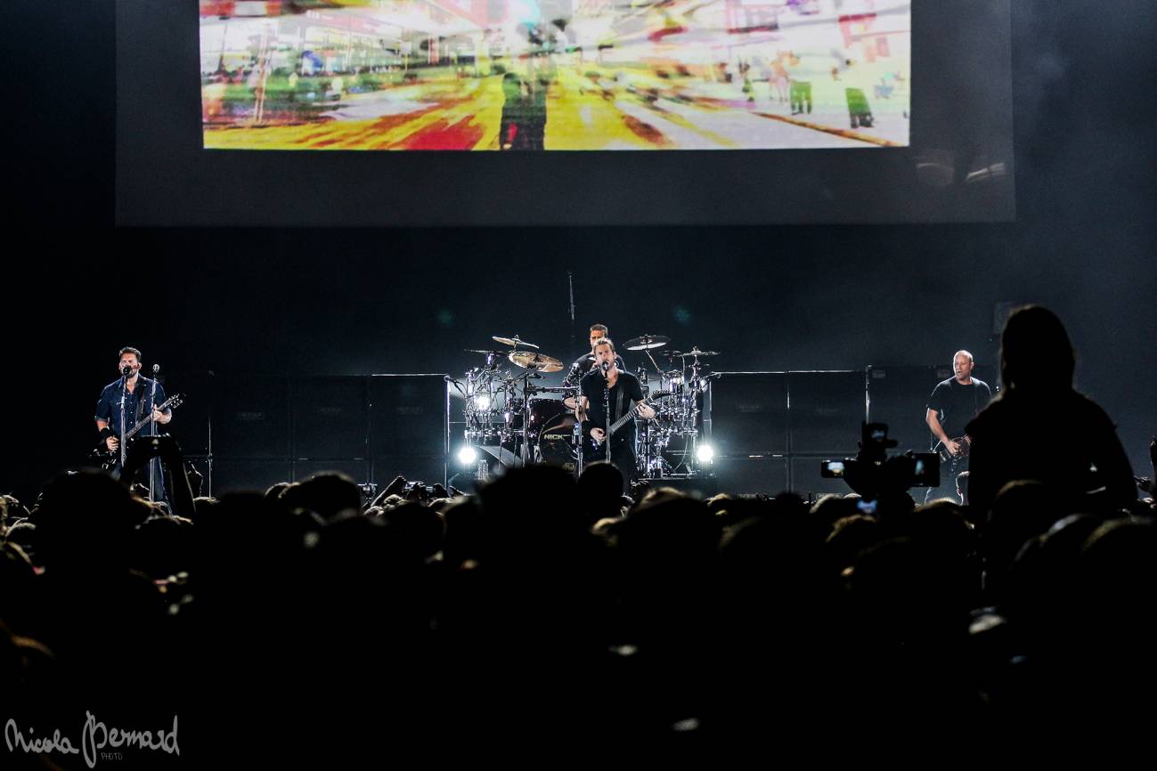 Nickelback po třech letech v Praze: Rocková smršť a nestárnoucí hity