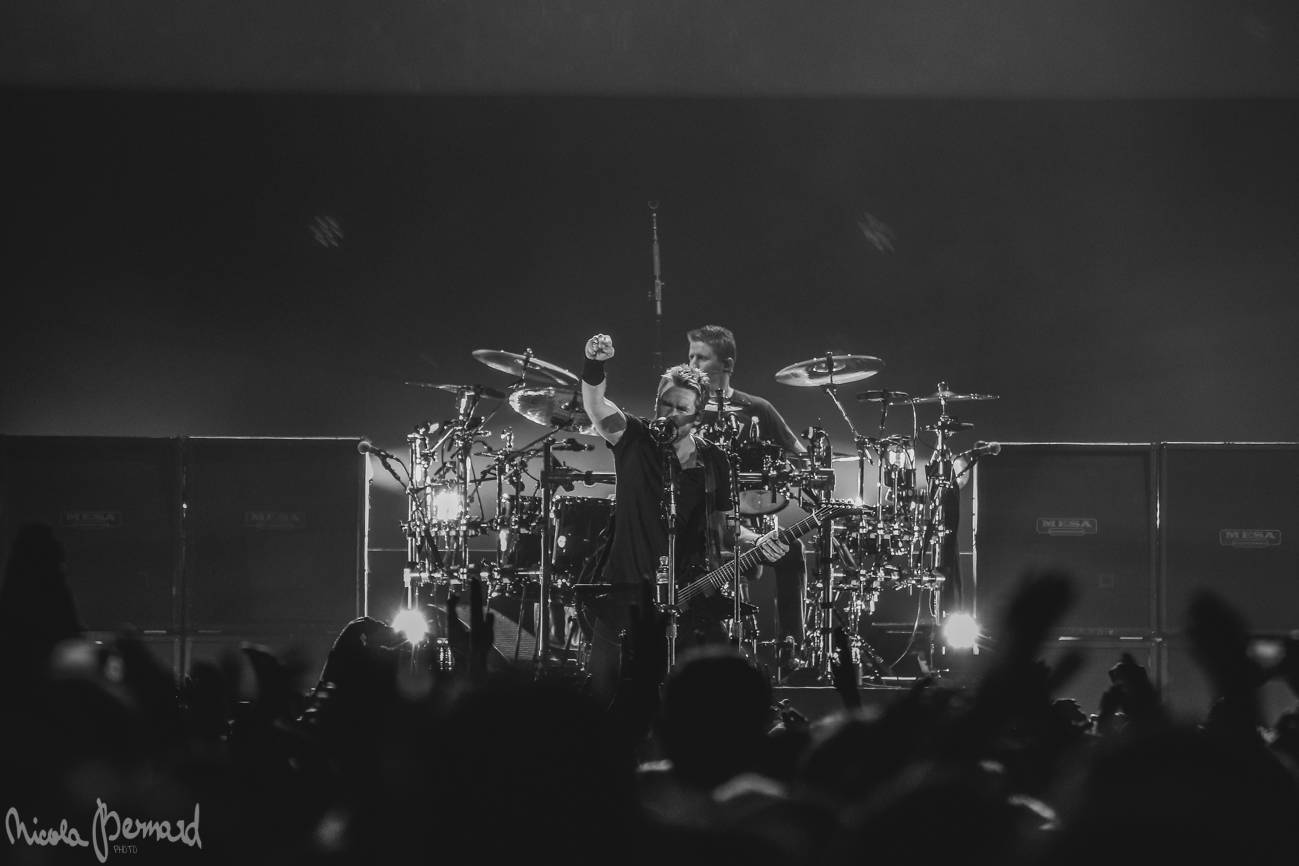 Nickelback po třech letech v Praze: Rocková smršť a nestárnoucí hity