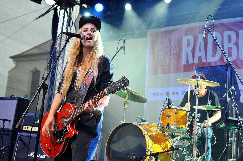 Dobřanský Radbuza fest: Fanoušky zahřáli Vypsaná Fixa, Sabina Křováková nebo ISUA