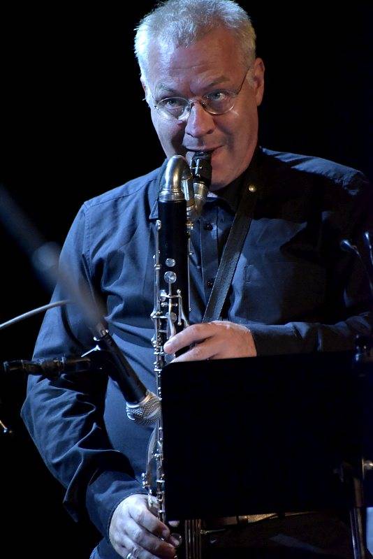 Teho Teardo a Blixa Bargeld zaplnili Palác Akropolis, jejich skladby inspiroval obraz