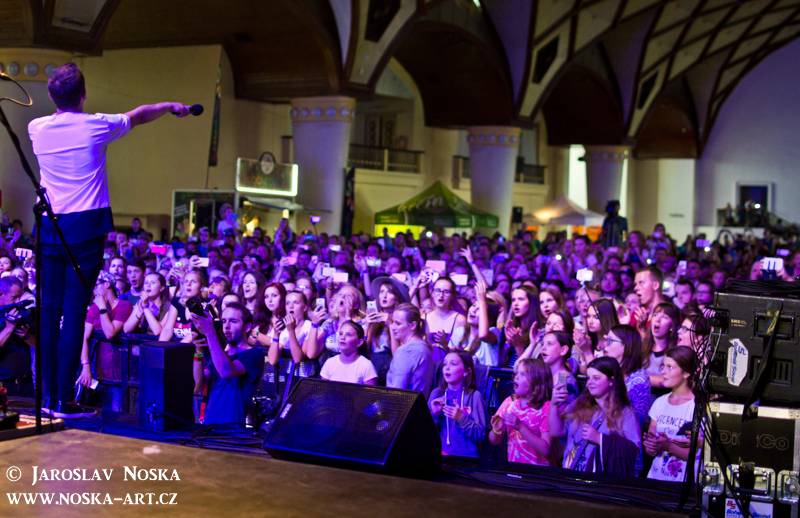 Vodafone You Fest: Spojení gamingu, jidla a mladých umělců v Holešovicích