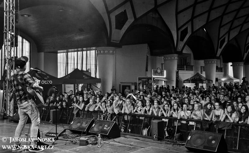 Vodafone You Fest: Spojení gamingu, jidla a mladých umělců v Holešovicích