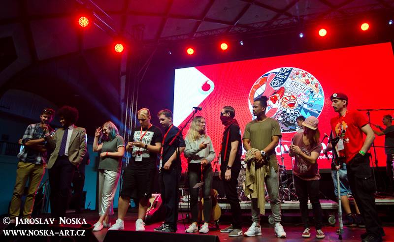 Vodafone You Fest: Spojení gamingu, jidla a mladých umělců v Holešovicích