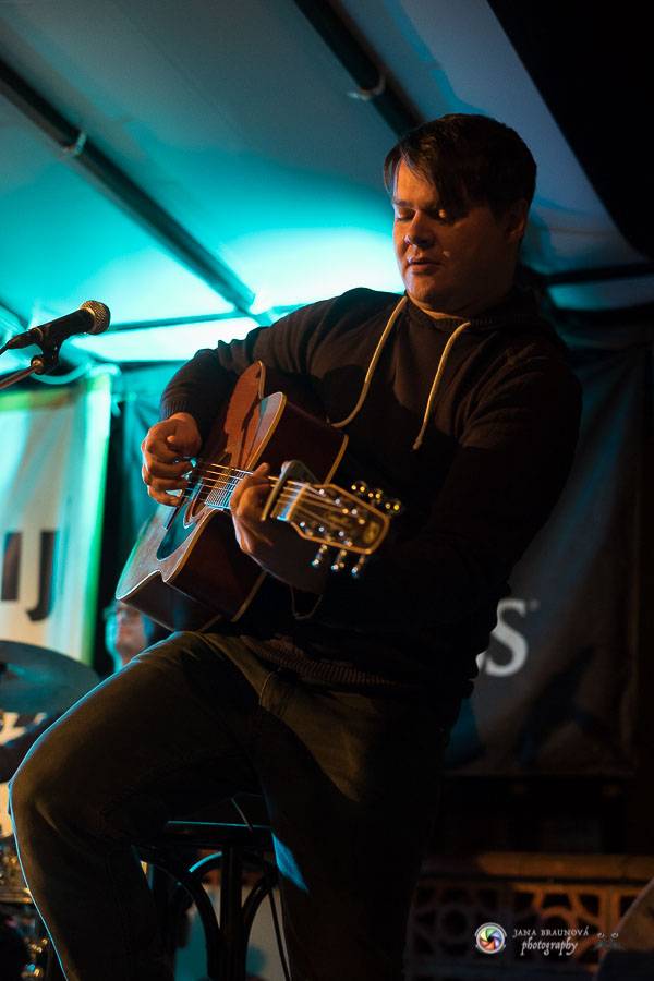 Jananas představili album To samo u Zacha v Plzni. Přítomné diváky pobavili