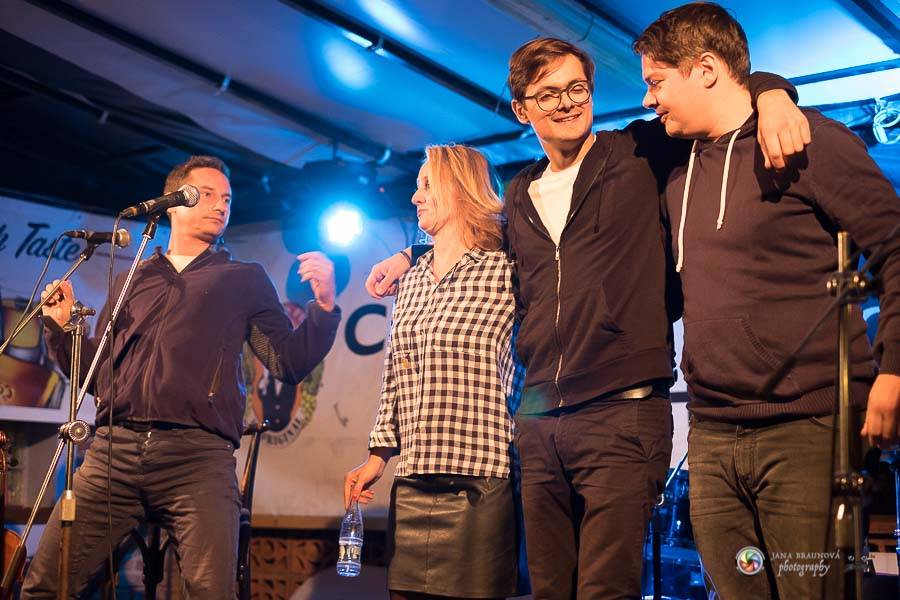 Jananas představili album To samo u Zacha v Plzni. Přítomné diváky pobavili