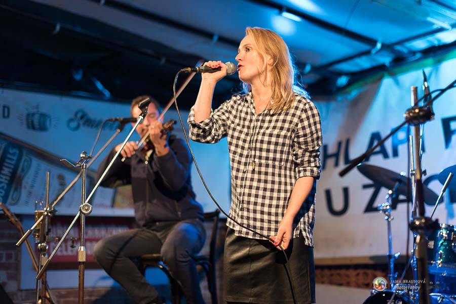 Jananas představili album To samo u Zacha v Plzni. Přítomné diváky pobavili