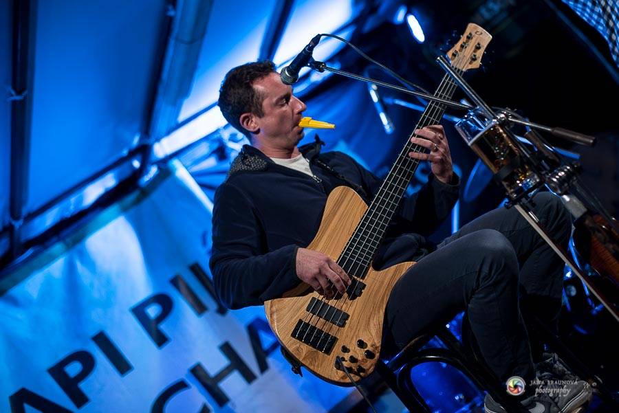 Jananas představili album To samo u Zacha v Plzni. Přítomné diváky pobavili