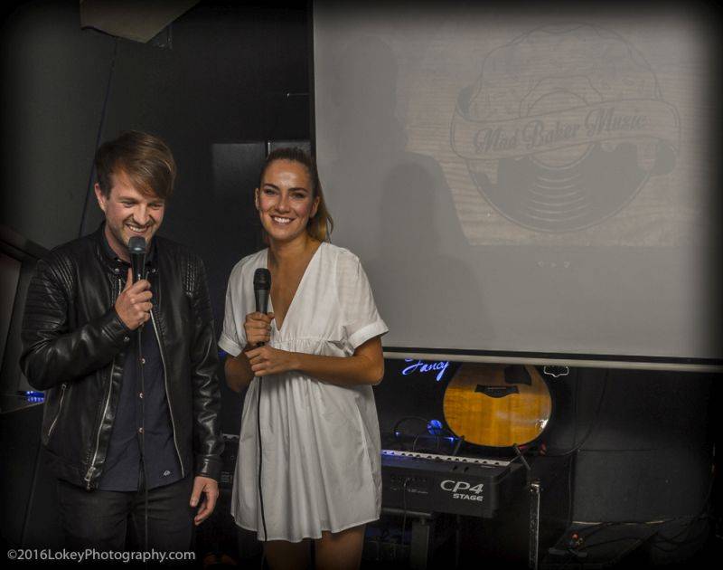 Jan Nedvěd vypustil Two Birds, dorazila i Miss Andrea Bezděková