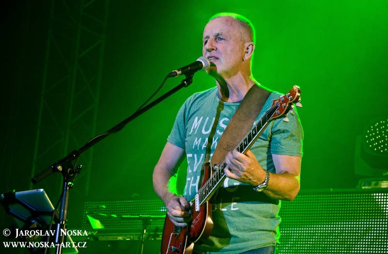 Elán v Karlových Varech: Velkolepá světelná show a známé hity 